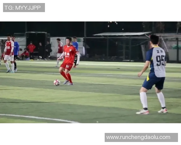 足球明星精彩瞬间集锦全景展示让你领略球场风采与魅力 足球明星精彩瞬间集锦全景展示让你领略球场风采与魅力