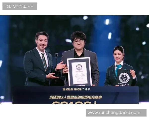 足球明星齐聚线下观赛LOL赛事精彩瞬间回顾与互动盛况 足球明星齐聚线下观赛LOL赛事精彩瞬间回顾与互动盛况