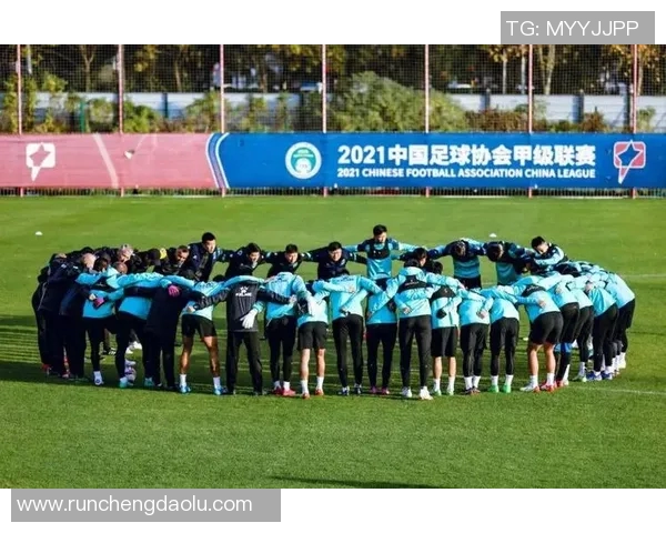 南京足球队在全国锦标赛积分榜上以97分稳居第一名展现强劲实力 南京足球队在全国锦标赛积分榜上以97分稳居第一名展现强劲实力